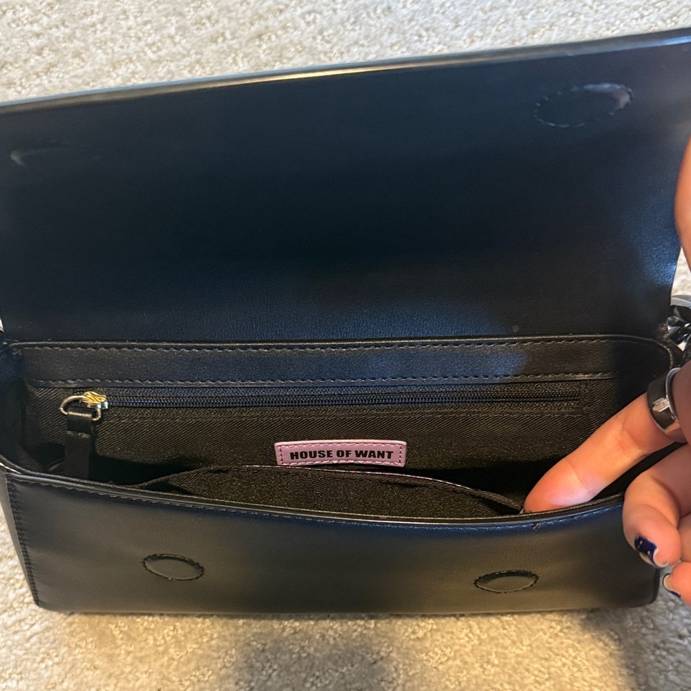 Black Chain Shoulder Bag - Picture 4 of 8